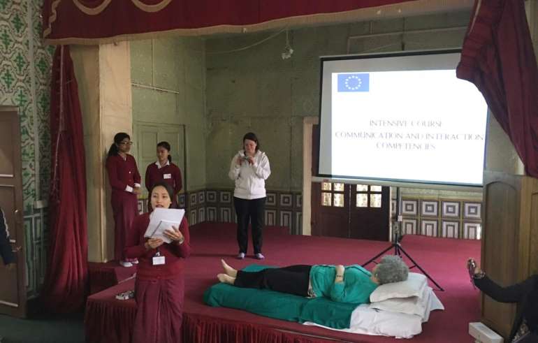 Simulation class and roleplay in a multi-professional setting in Kathmandu.